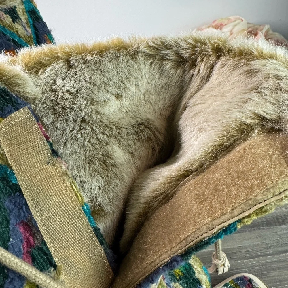 Sam Edelman Fur Lined Multi Color Woven boots size 6